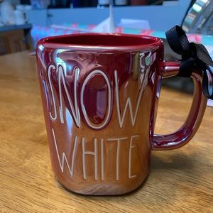Rae Dunn Snow White Mug ❤️
